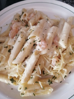 Una foto de Pasta con camarones a los 4 quesos