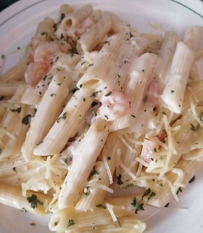 Una foto de Pasta con camarones a los 4 quesos