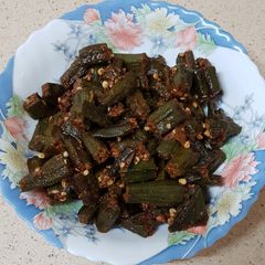 A picture of Spicy ladies finger fry.