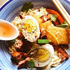 A picture of Ramen.