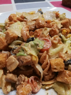 Una foto de Ensalada de pollo