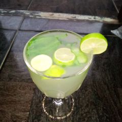 A picture of Lemon drink.