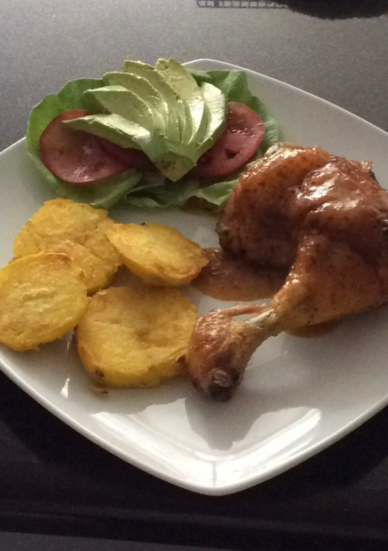 Una foto de Pollo a las finas hierbas estilo peruano (horno)