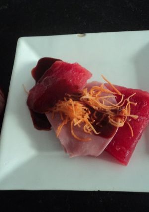 Una foto de Emparedado de Sandía con zanahoria, jamón y chamoy para tiempos de calor