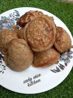 Wainar gero da farar shinkafa ainihin hoton girkin