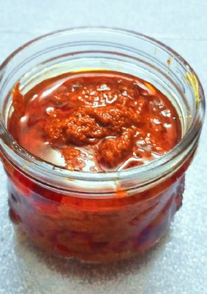 A picture of Ginger Garlic Pickle.