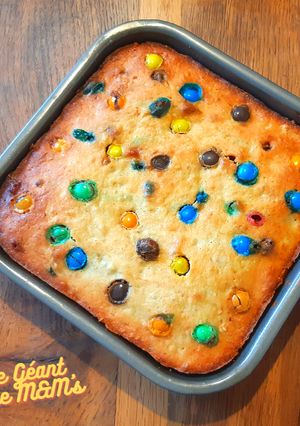 Une photo de COOKIE GEANT BANANE - M&M's