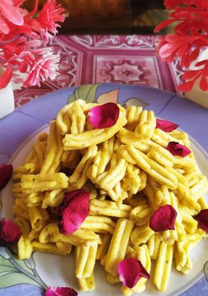 गठिया सेव (gathiya sev recipe in Hindi) रेसिपी मुख्य फोटो