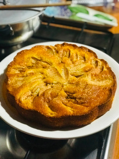 A picture of AMIEs Friend Apple Cake.