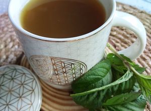Une photo de Thé vert à la menthe sans théière