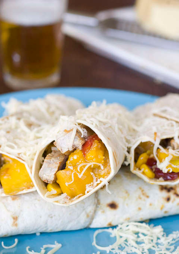 Una foto de Burritos de atún y mango