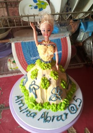 A picture of Butter cream doll cake.