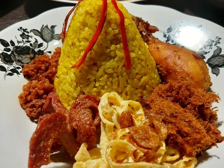 Cara Sederhana Membuat Resep  Nasi Kuning Simple yang Lezat, Lezat