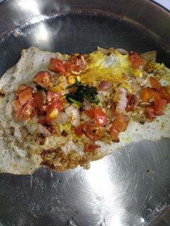 தக்காளி, வெங்காயம், ஆம்லெட் (Thakkaali venkayam omelette recipe in tamil) செய்முறை முக்கிய புகைப்படம்