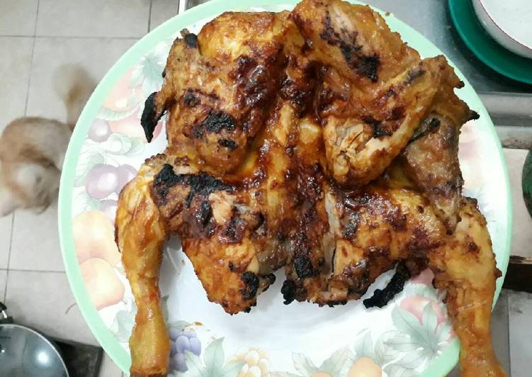 Ayam ekung temannya tumpeng