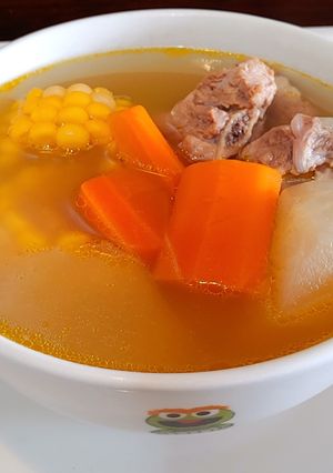 粟米紅蘿雪蓮果豬骨湯 的食譜成品照片