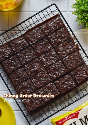Foto resep Shiny Crust Brownies (Tanpa Mixer)