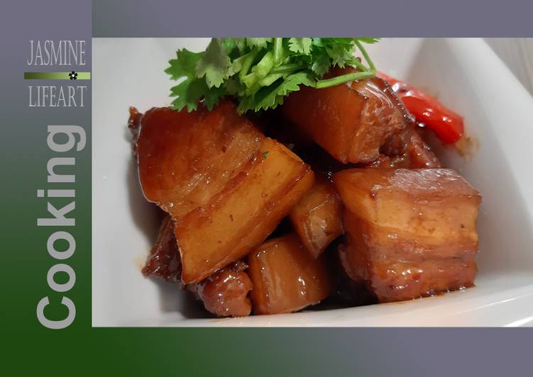 Braised Chinese Pork Belly (easy and delicious)