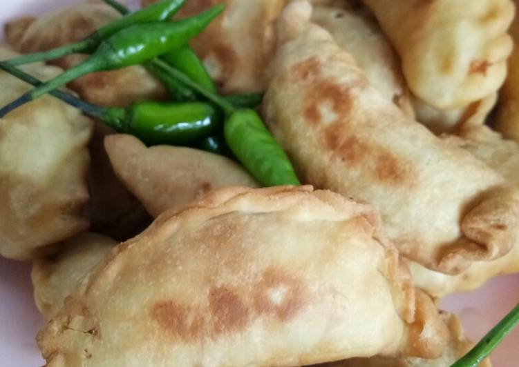 Langkah Mudah untuk Menyiapkan Pastel Goreng yang Enak Banget