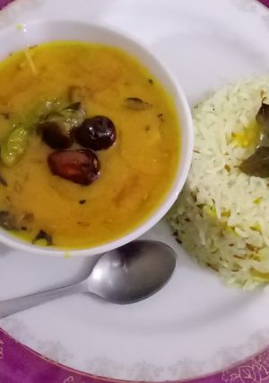 A picture of TIMATAR DAAL AALO WITH BUTTER ZEERA RICE😋.