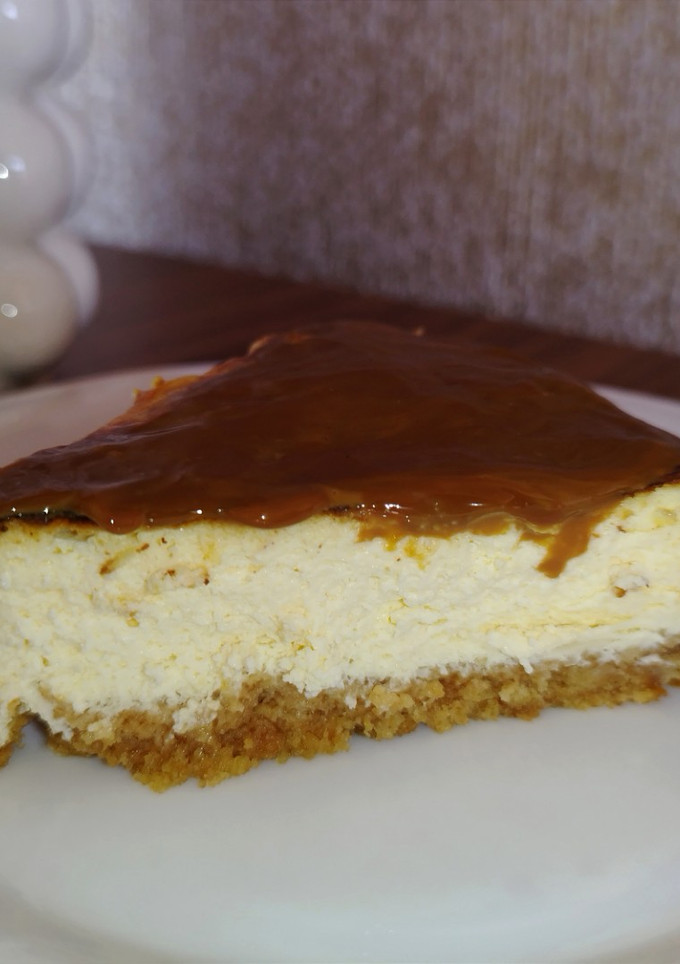 Una foto de Tarta mousse de queso crema y dulce de leche
