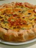 Torta salata con verdure, prosciutto cotto e taleggio