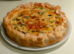 Foto di Torta salata con verdure, prosciutto cotto e taleggio