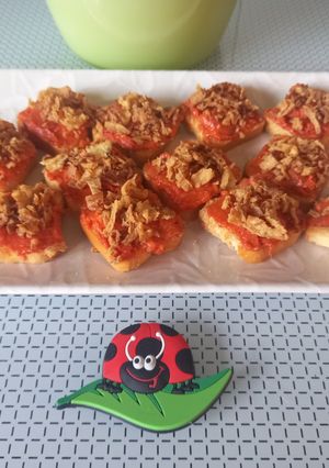 Foto principal de 321. Biscotes de sobrasada y cebolla deshidratada