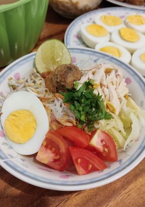 Foto resep Soto Ayam Komplit Kuah Sedap dan Wangi