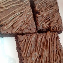 A picture of Fudgy Brownies.