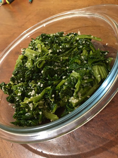 Una foto de Ensalada de espinaca y cuscús