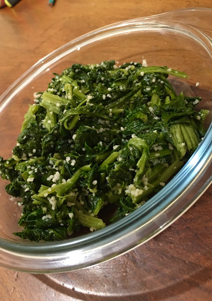 Una foto de Ensalada de espinaca y cuscús