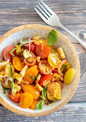 A picture of Rainbow tomato salad 🥗 🍅.