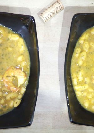 Foto principal de Judías Blancas con Gambones en Salsa Verde