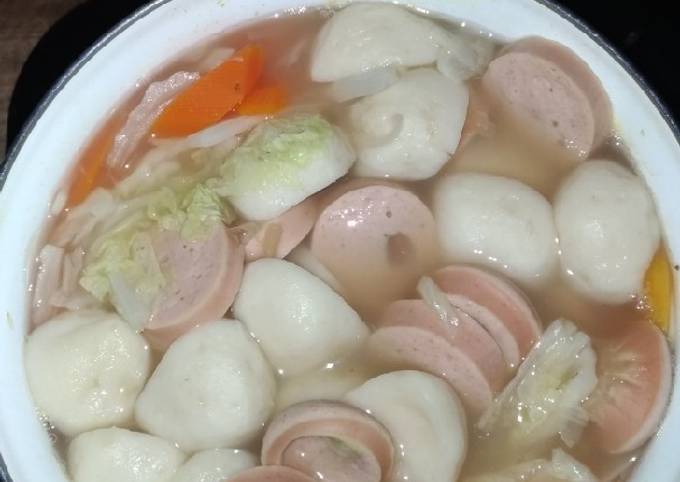 Bagaimana mengolah Sawi Kuah Bakso dengan Sosis Anti Gagal