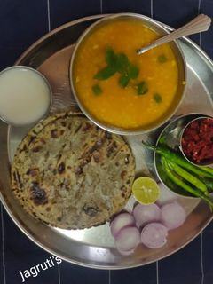 અડદ ની દાળ (Urad Dal Recipe In Gujarati) રેસીપી મુખ્ય ફોટો