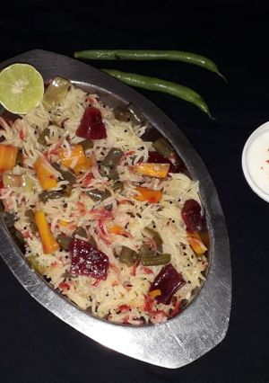 મિક્સ વેજ પુલાવ (Mix. Veg Pulao Recipe In Gujarati) રેસીપી મુખ્ય ફોટો