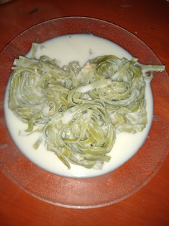Una foto de Fideos con salsa blanca