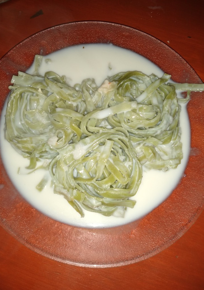 Una foto de Fideos con salsa blanca