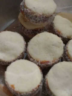Una foto de Alfajores de Maicena Sin Tacc
