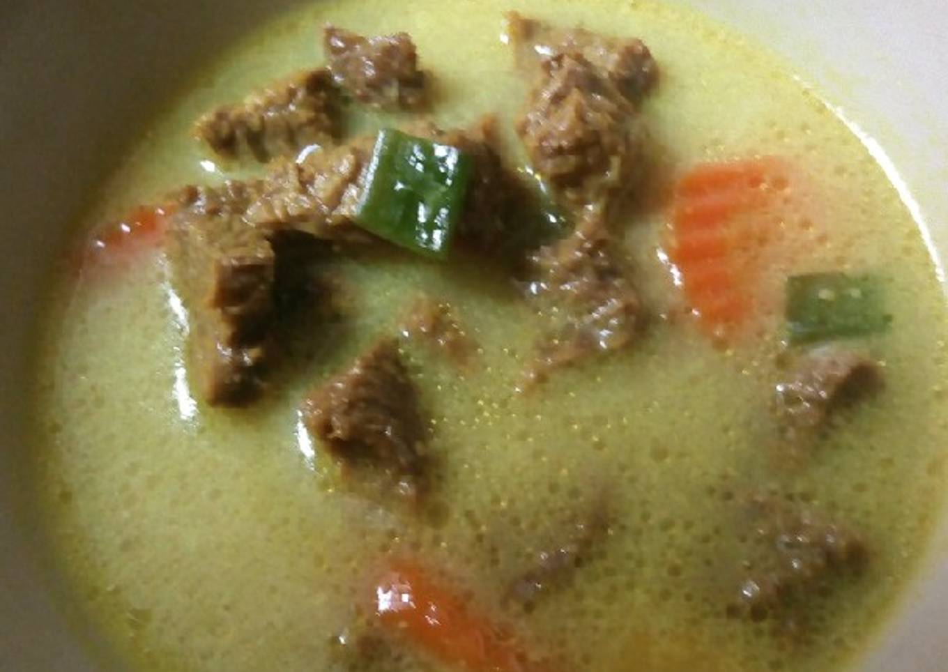 Soto Daging sapi santan kuning