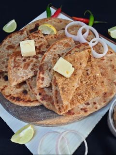 प्रोटीन रिच सोया किमा पराठा रेसिपी मुख्य फोटो