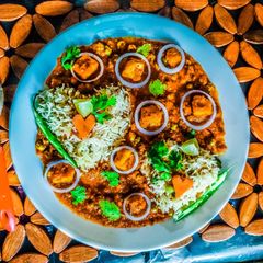 A picture of Mom's favorite matar paneer.