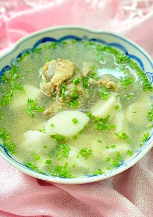 Hình của món Canh Khoai Sọ Nấu Xương Giò Heo.