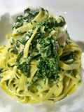Tagliatella con Espinacas, pasas, piñones y mozzarella