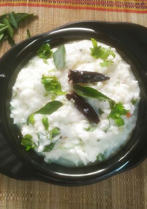 કર્ડ કોરીઅન્ડર રાઈસ (Curd Coriander Rice Recipe In Gujarati) રેસીપી મુખ્ય ફોટો