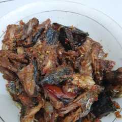 รูปของ Cakalang fufu garo rica (ikan cakalang asap saus pedas)