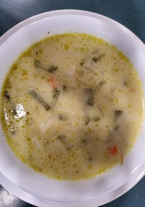 A picture of Dill pickle soup (Огіркова зупа).