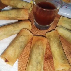 A picture of Desi Spring Rolls.