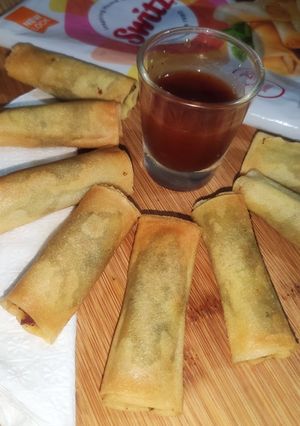 A picture of Desi Spring Rolls.